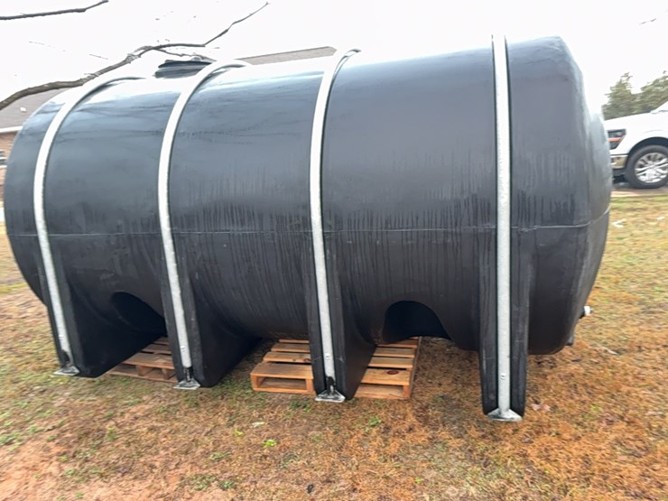 3235-gallon-black-poly-tank-with-straps---brand-new!!!-never-had-anything-in-it-and-has-been-inside-the-shed-since-bought-image-19