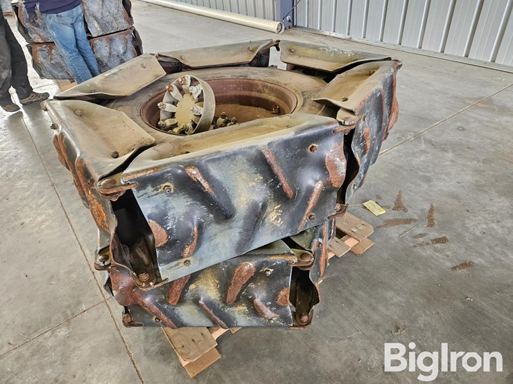 11r24.5-pivot-tires/rims-w/steel-tracks-image-6