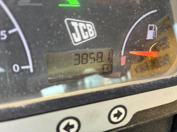 jcb-telescopic-reach-lift-image-19