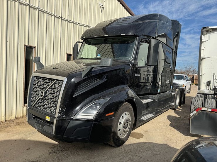 2019-volvo-vnl-860-image-1