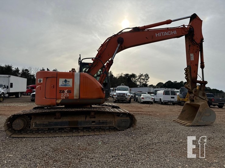 2012-hitachi-zx225us-lc-3-image-6