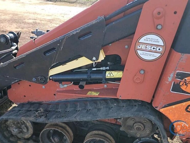 2018-ditch-witch-sk600-image-11