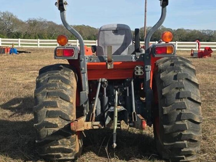 kubota-la853-image-10