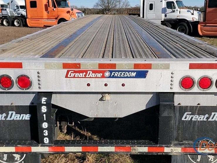 2016-great-dane-flatbed-image-13