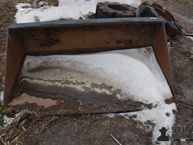 skid-steer-bucket-image-2