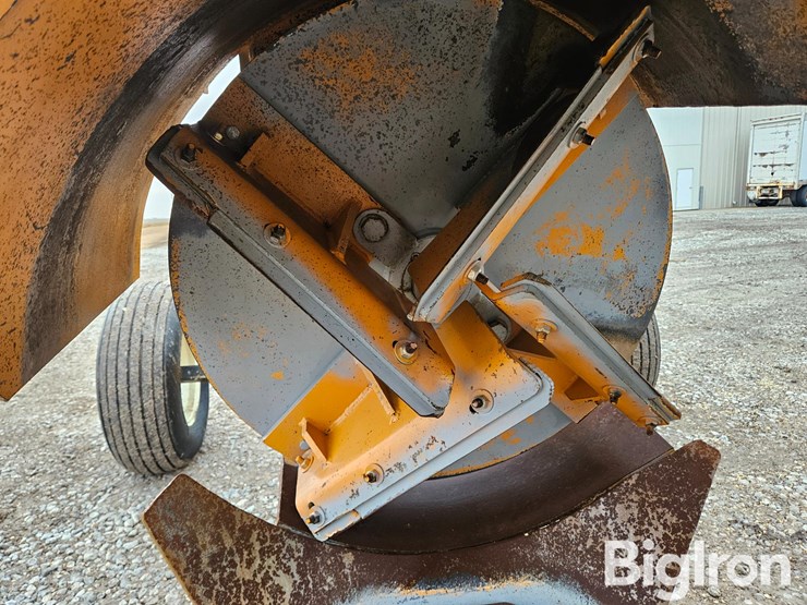 2010-hurricane-24-pull-type-ditcher-image-10