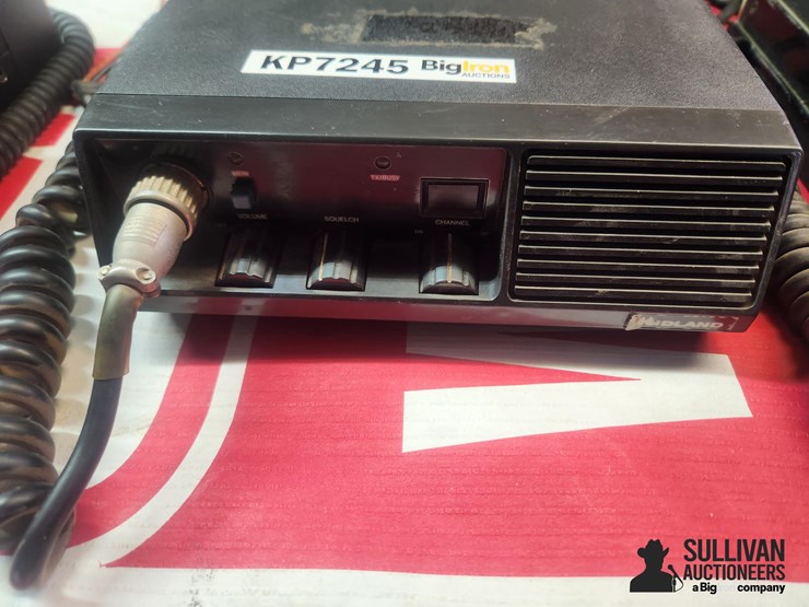 assorted-business-band-radios-image-18