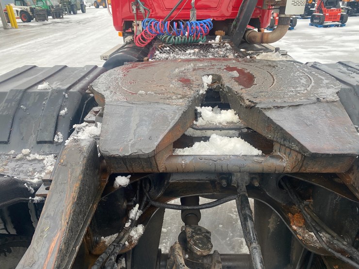 #302-•-2009-mack-gu713-semi-tractor-(has-wi-title)-(mosinee,-wi)-image-63