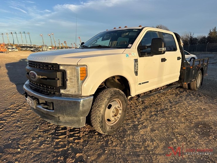 2017-ford-f350-xl-image-4
