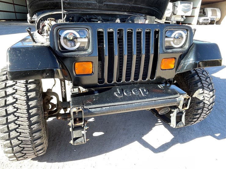 1995-jeep-wrangler-image-60