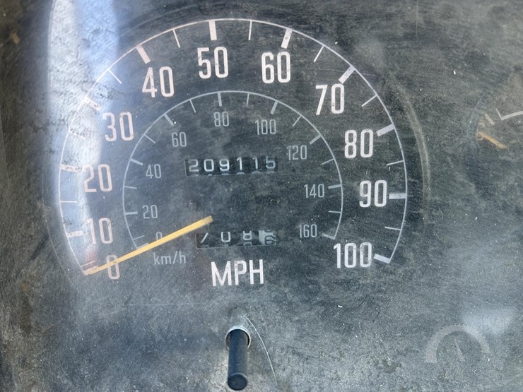 1997-isuzu-npr-image-35