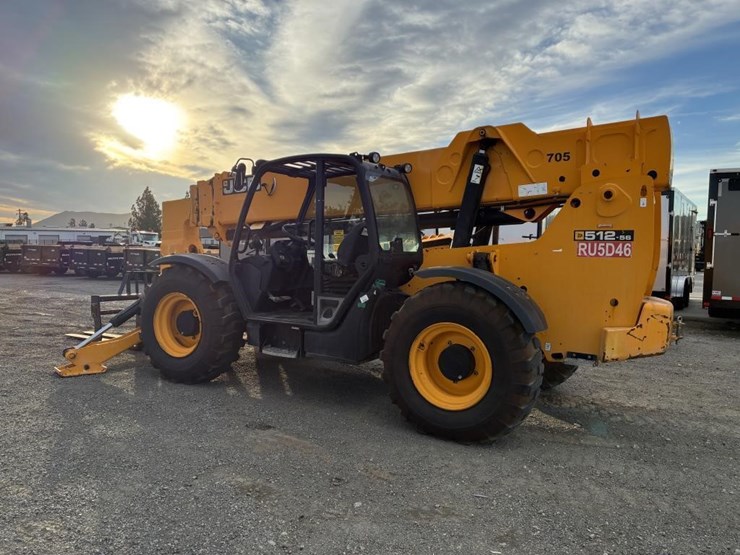 2014-jcb-telescopic-reach-lift-image-4