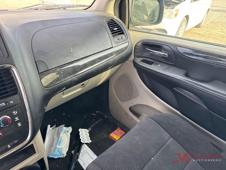 2014-dodge-grand-caravan-image-22