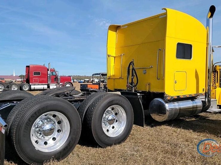 2016-peterbilt-389-image-2