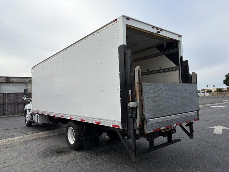 2016-hino-box-truck-image-4