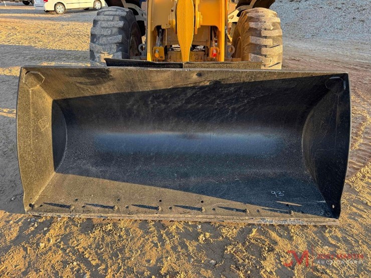 2017-caterpillar-918m-image-5