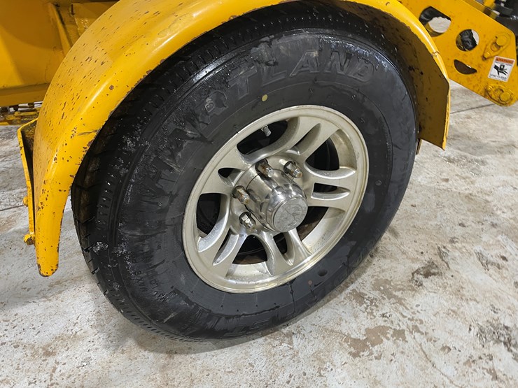 2013-bil-jax-3632t-image-19