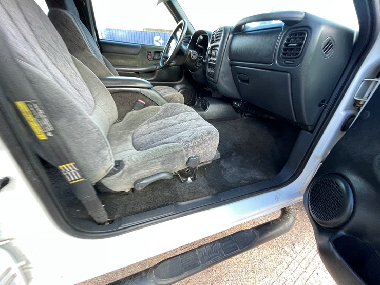 2002-chevrolet-s10-image-101