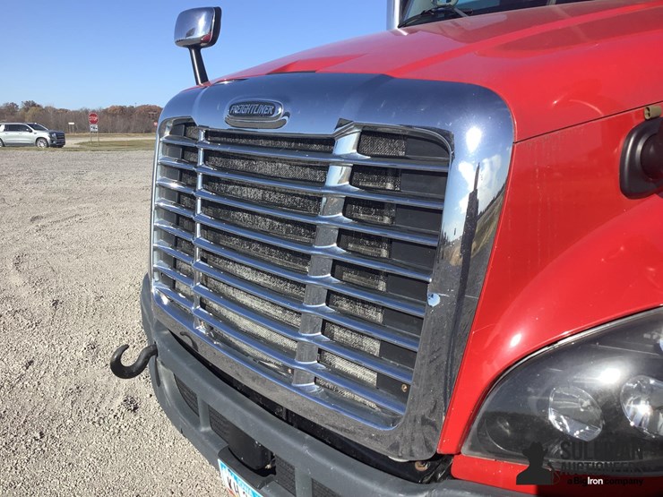 2018-freightliner-cascadia-125-image-20