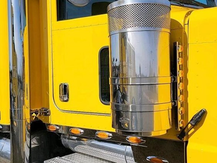 2016-peterbilt-389-image-6