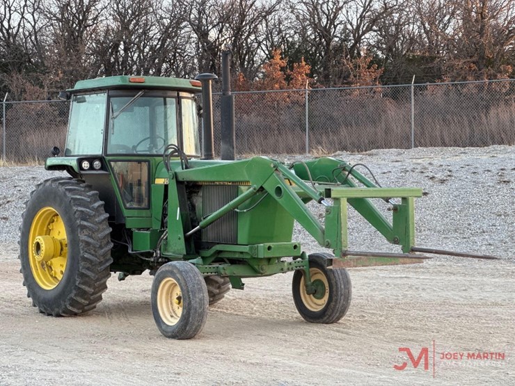 john-deere-4440-image-1