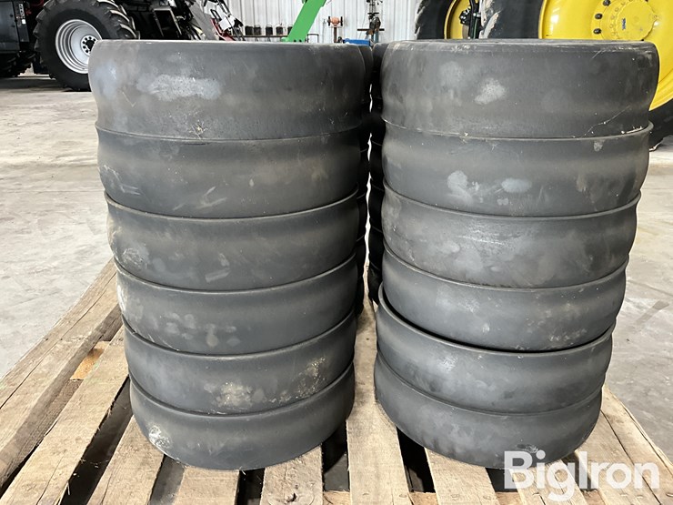 john-deere-xp-planter-row-unit-depth-gauge-wheels-image-9