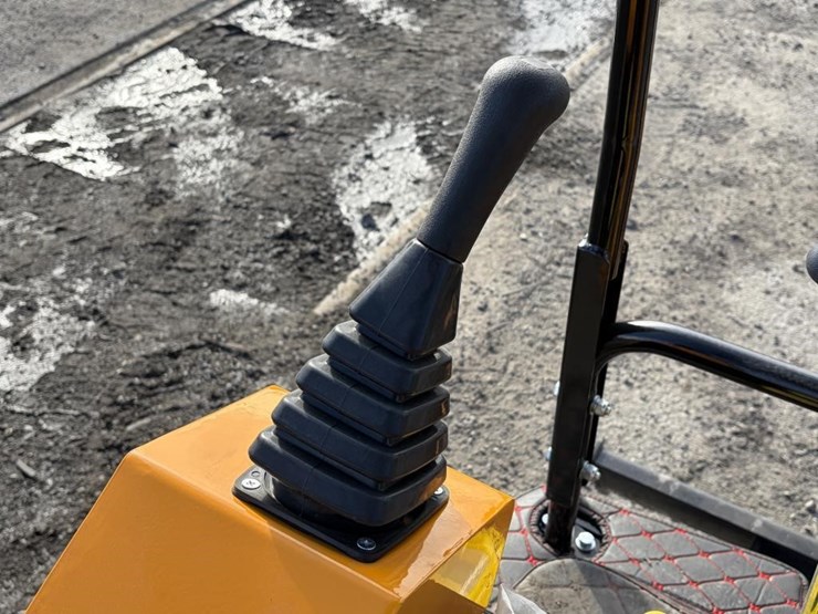 2025-vicsec-vc15-excavator-image-15