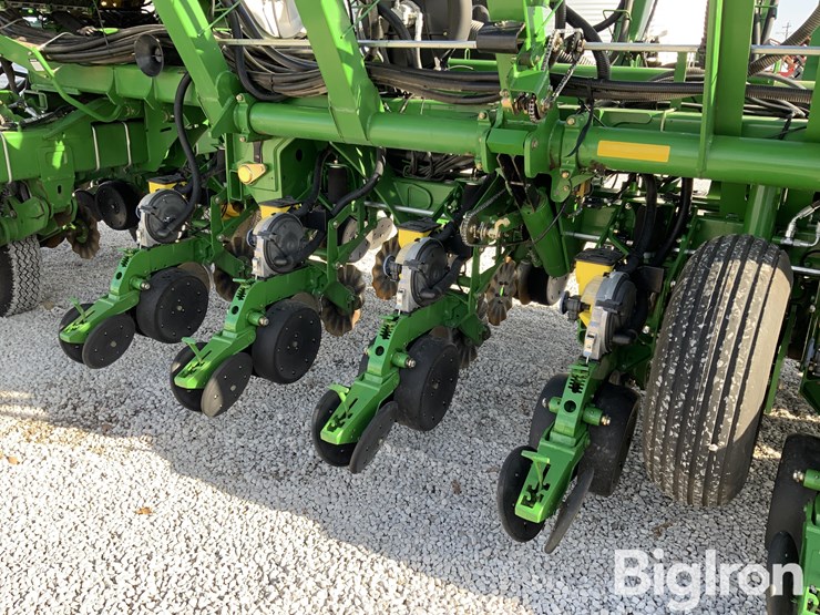 2010-john-deere-1790-ccs-image-16