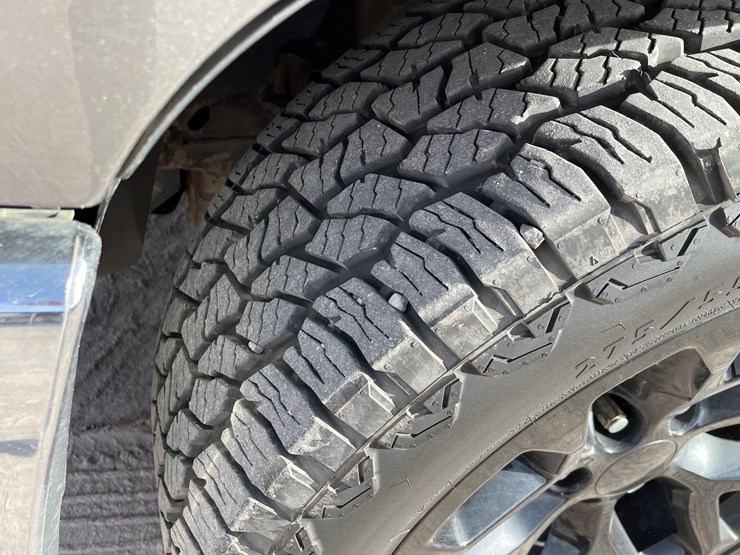 #104-•-2012-chevy-silverado-(salvaged-nm-title)-image-12