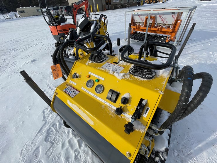 #158-•-landhero-mini-skid-steer-loader-(mosinee,-wi)-image-8