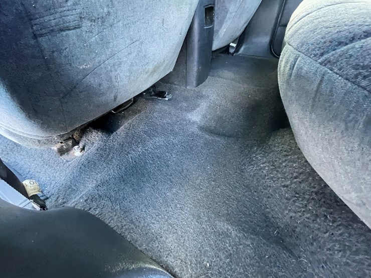 2002-chevrolet-s10-image-23