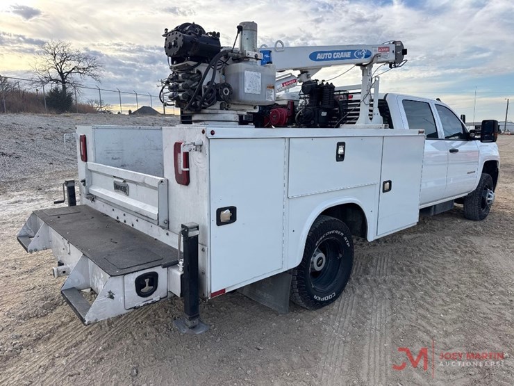 2016-chevrolet-silverado-3500-image-2