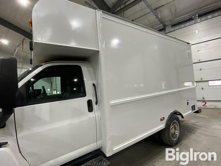 2009-gmc-topkick-image-17