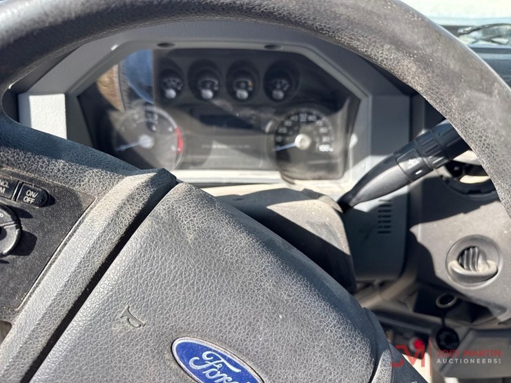2016-ford-f550-xl-image-30