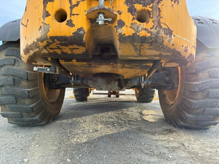 2014-jcb-telescopic-reach-lift-image-11