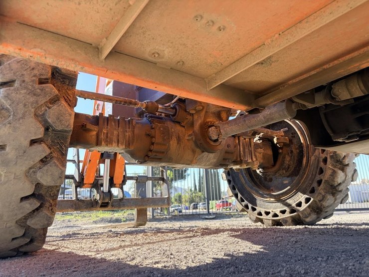 2004-jlg-g9-43a-image-10