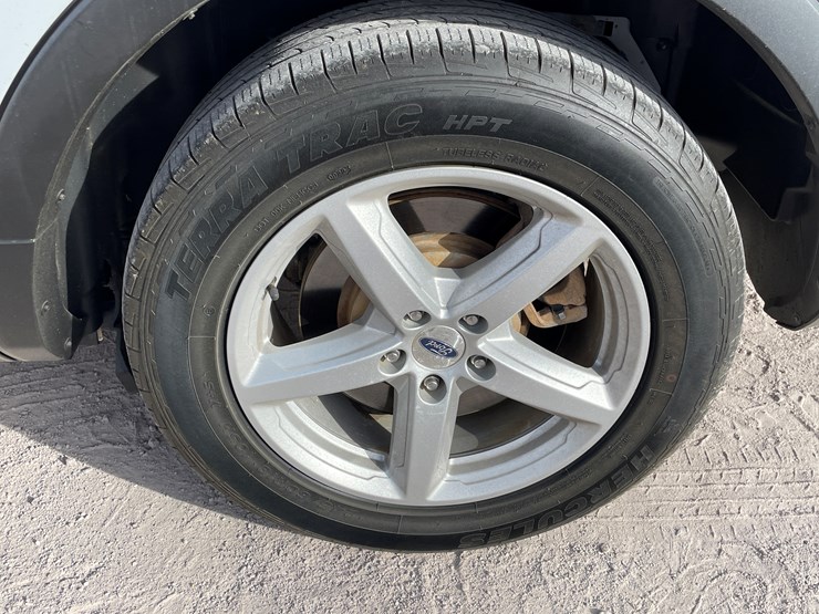 2017-ford-explorer-image-9