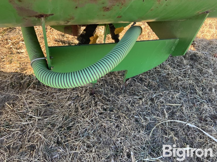 john-deere-8235r-image-12