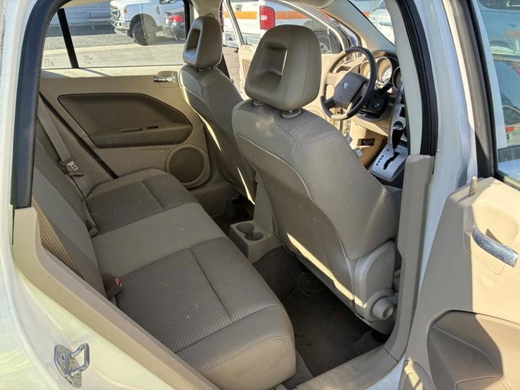 2009-dodge-caliber-image-9