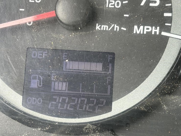 2016-hino-box-truck-image-20