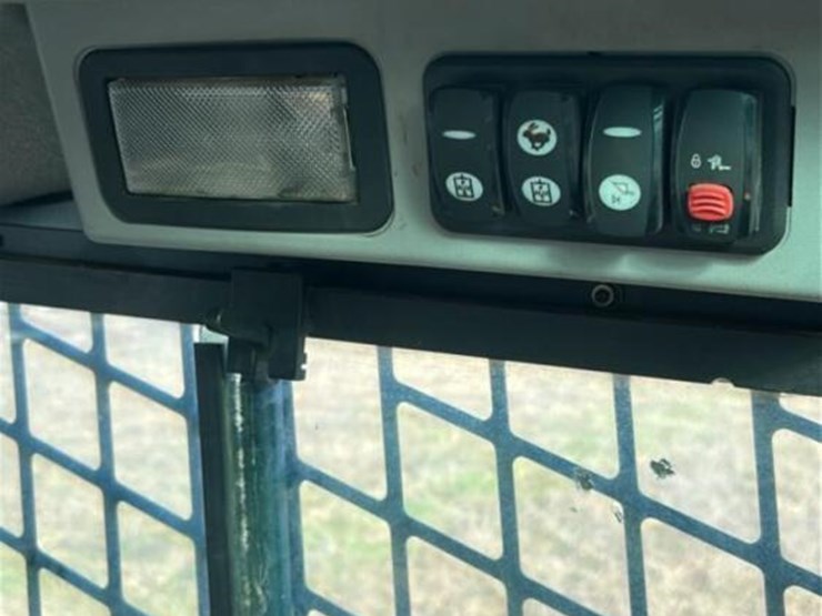 2017-caterpillar-277d-image-15