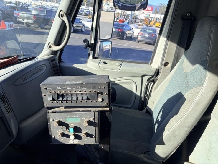 2003-international-8-image-10