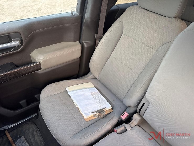 2020-chevrolet-1500-image-22