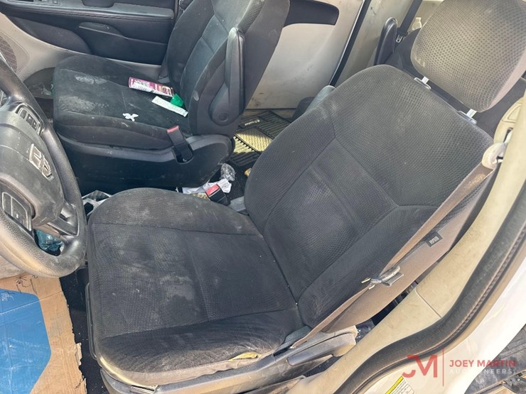 2017-dodge-grand-caravan-image-19