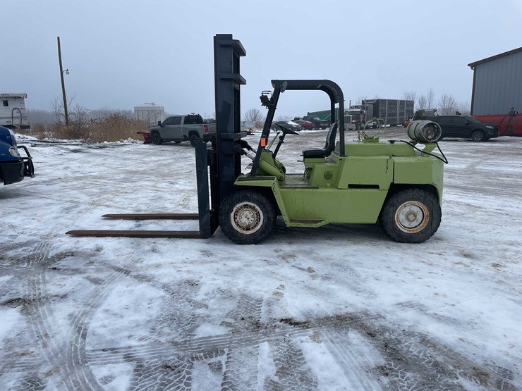 #112-•-clark-lp-forklift-(denmark,-wi)-image-2