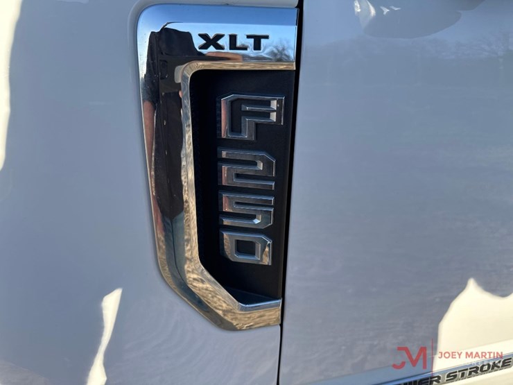 2020-ford-f250-xlt-image-6