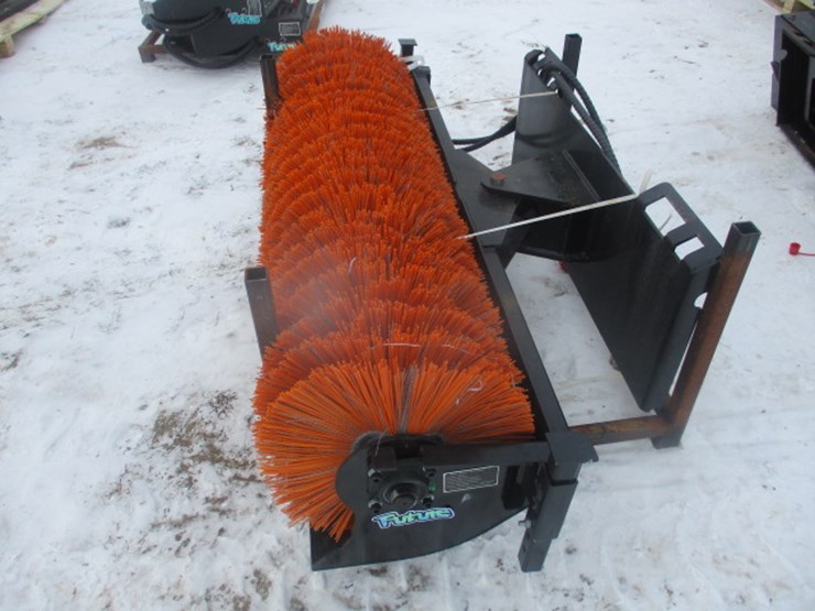 #6574-•-61"-skid-steer-sweeper-work-width-:1550mm;-speed-:30-50r/min;-work-pressure-:10mpa-22mpa-size:-1970*520*850mm-weight-:234kg-image-4