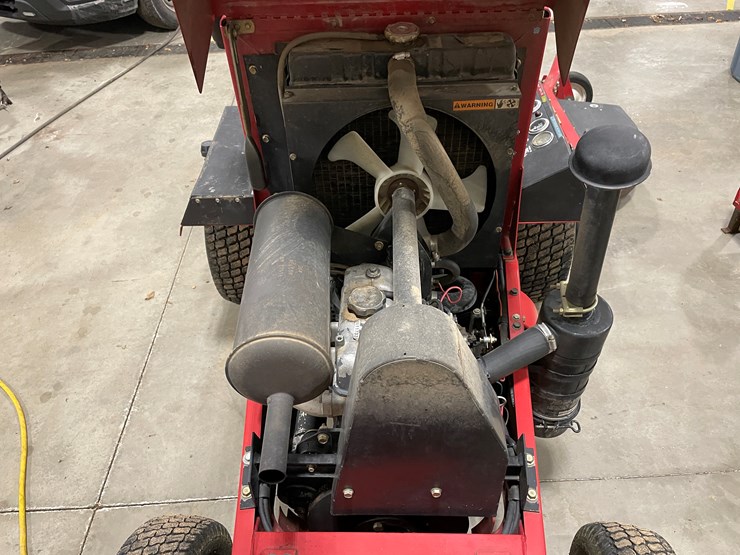 toro-groundsmaster-325d-image-19