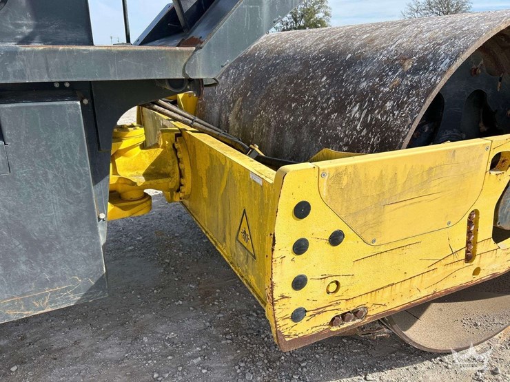 2019-bomag-bw211d-5-image-14