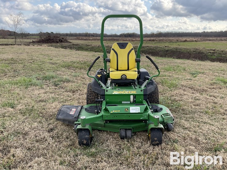 2022-john-deere-z740r-image-2